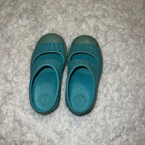 Native Childrens Shoes Blue size 7 - Picture 2 of 6